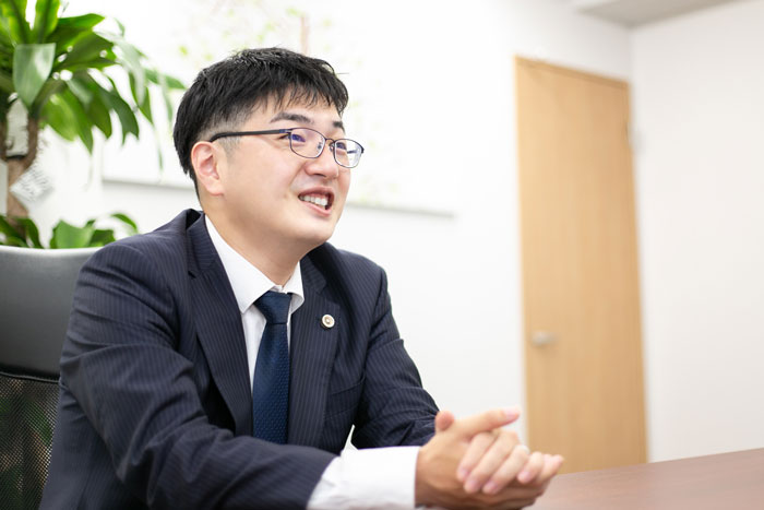 弁護士　野条 健人